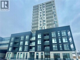 1333 Weber St E in Kitchener, ON - Building Photo