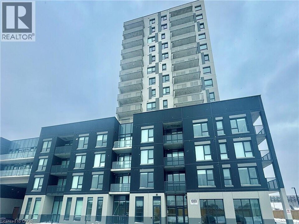 1333 Weber St E in Kitchener, ON - Building Photo