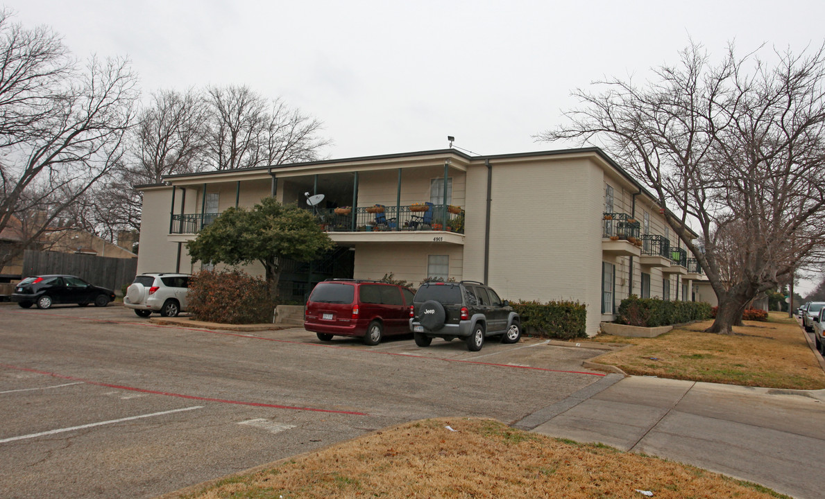 Bryce House in Fort Worth, TX - Building Photo