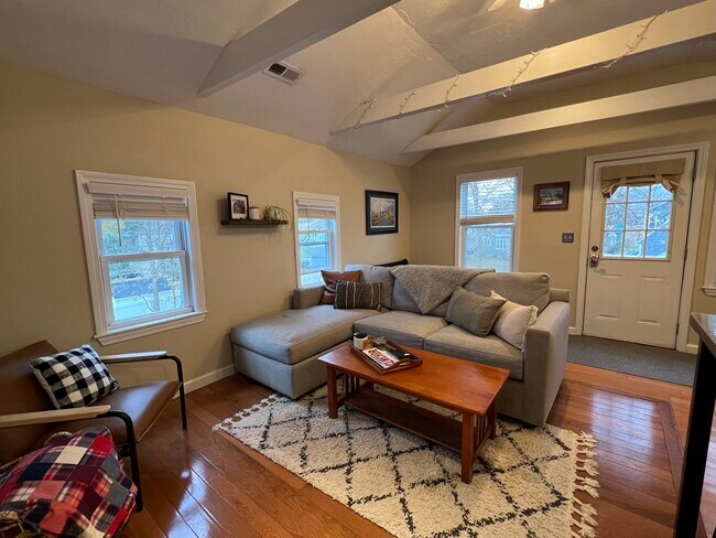 3 Knox Ct, Unit 2 in Natick, MA - Building Photo - Building Photo