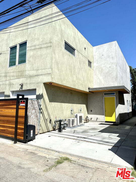 1842 9th St in Santa Monica, CA - Building Photo - Building Photo