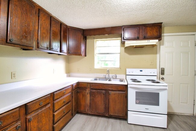 8100 Doreen Ave in Fort Worth, TX - Building Photo - Building Photo