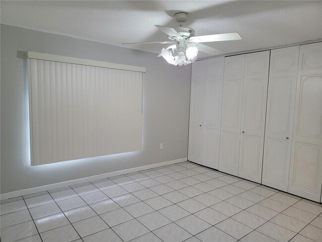 805 W Oakland Park Blvd, Unit D19 in Wilton Manors, FL - Building Photo - Building Photo