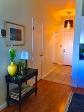 127 Shoreline Ct, Unit 127 in Richmond, CA - Foto de edificio - Building Photo