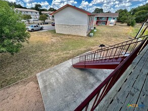 102 Lady Bird Ln in San Marcos, TX - Building Photo - Building Photo