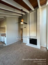 888 Woodside Ln E in Sacramento, CA - Building Photo - Building Photo