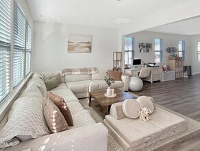 779 Creekway Dr, Unit 108 in Fuquay Varina, NC - Building Photo - Building Photo