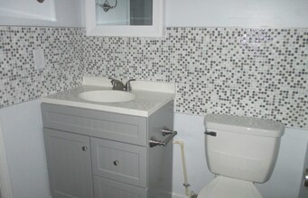 1642 Solomon St in Orange Park, FL - Building Photo - Building Photo