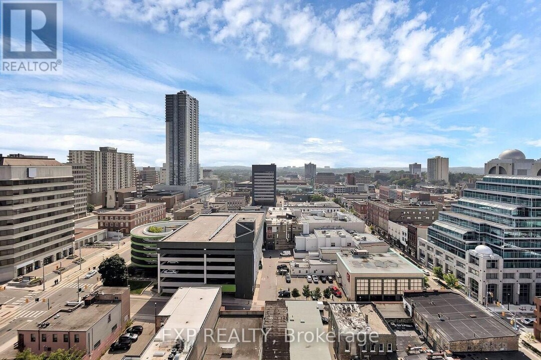 55 Duke St W in Kitchener, ON - Building Photo