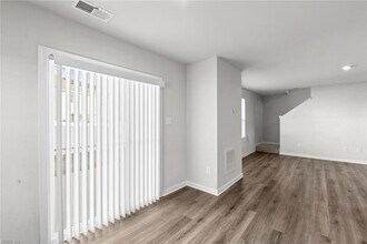103 Sourgum Ln, Unit TV2-311 in Williamsburg, VA - Building Photo - Building Photo