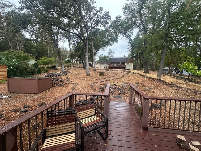 11374 Lakeshore N in Auburn, CA - Foto de edificio - Building Photo