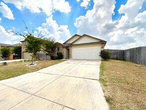13424 Whisper Xing in San Antonio, TX - Building Photo - Building Photo