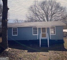 545 Spring St in Carrollton, GA - Building Photo