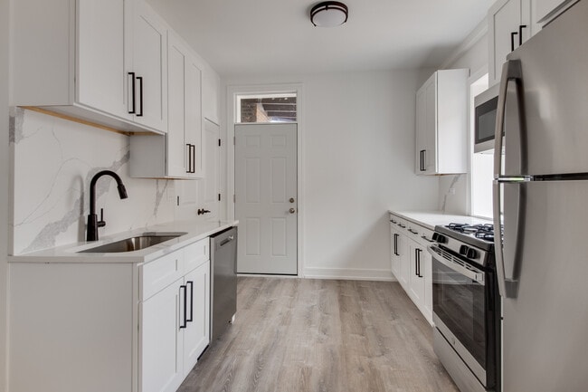 3056 W Cortland St in Chicago, IL - Building Photo - Building Photo