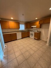 1705 W Bemis St in Moses Lake, WA - Building Photo - Building Photo