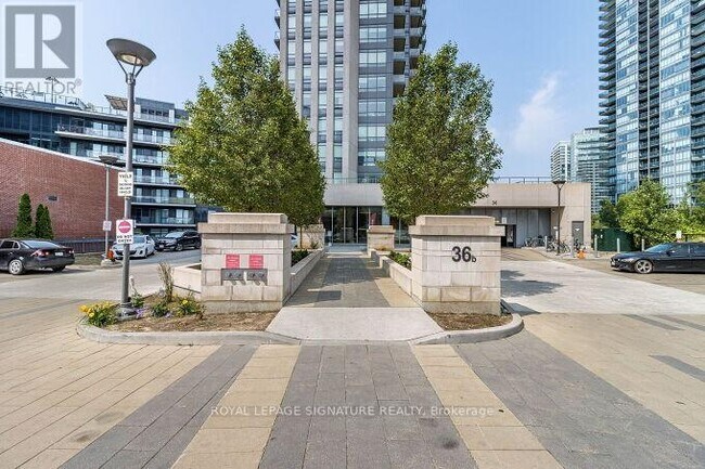 36 Park Lawn Rd in Toronto, ON - Building Photo - Building Photo