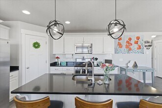 4928 W Yellow Topaz Dr in Herriman, UT - Building Photo - Building Photo