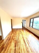 36 Broadway in Dobbs Ferry, NY - Foto de edificio - Building Photo