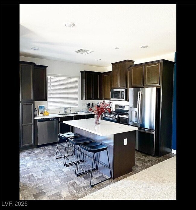 7360 N Decatur Blvd in Las Vegas, NV - Building Photo - Building Photo