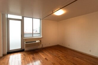 1635 Lexington Ave in New York, NY - Foto de edificio - Building Photo