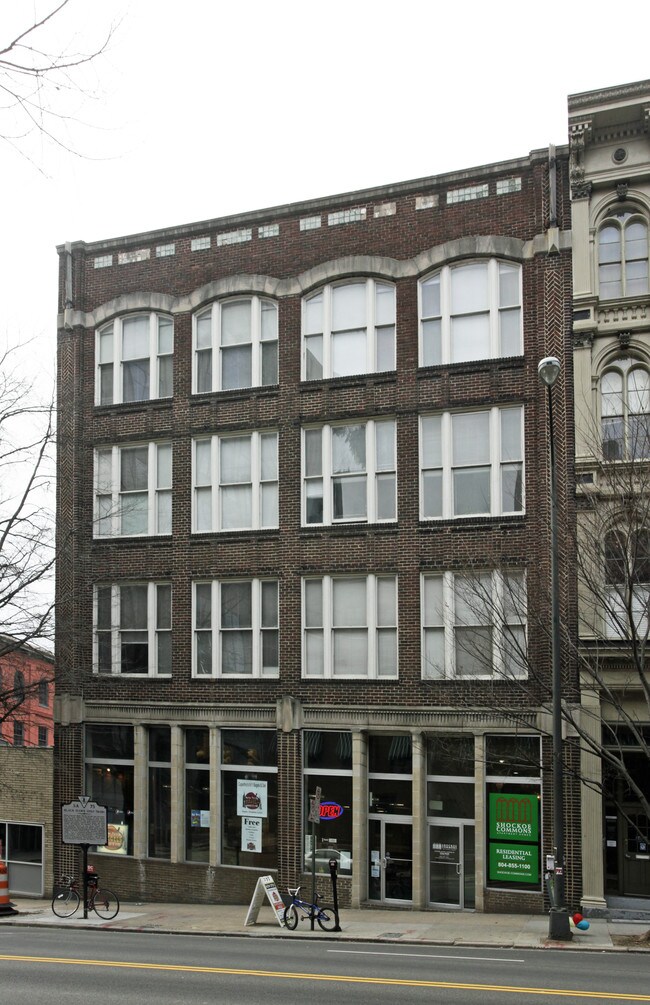 Shockoe Commons in Richmond, VA - Foto de edificio - Building Photo