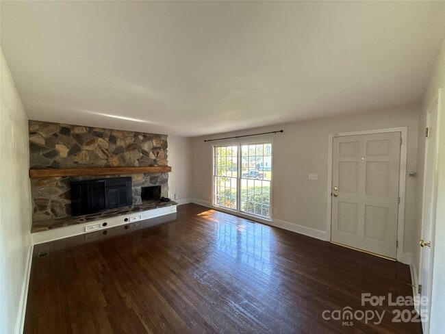 2209 Stonewood Dr in Charlotte, NC - Building Photo - Building Photo