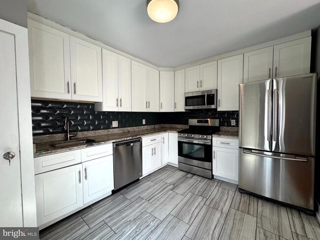 property at 1415R E Hewson St