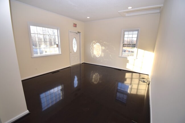 159 Main St in Chester, CT - Building Photo - Building Photo