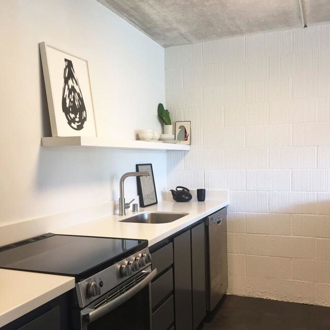 1 Kelton Ct-Unit -4J in Oakland, CA - Building Photo - Building Photo