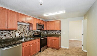 6407 Regatta Ct in Tampa, FL - Building Photo - Building Photo