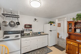 451 Broad St in Butte Falls, OR - Building Photo - Building Photo