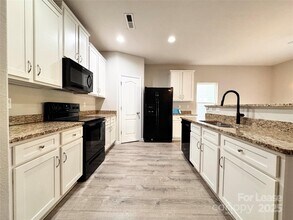 6903 Ware Rd in Charlotte, NC - Building Photo - Building Photo