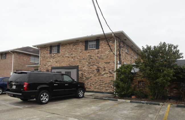 231 W Esplanade Ave N in Metairie, LA - Foto de edificio - Building Photo