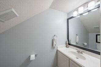 86 Wintergreen Trail in Spring, TX - Building Photo - Building Photo