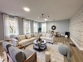 1974 Portage Rd in Niagara Falls, ON - Building Photo