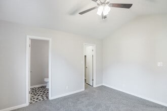 553 Lorie Ln in Clarksville, TN - Building Photo - Building Photo