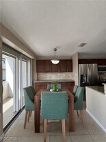 4803 Sunset Ct in Cape Coral, FL - Building Photo