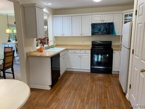1701 Forest Edge Dr in East Amherst, NY - Building Photo - Building Photo