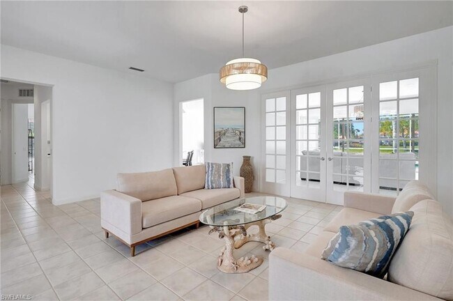 3727 Guadiato Ct in Naples, FL - Building Photo - Building Photo