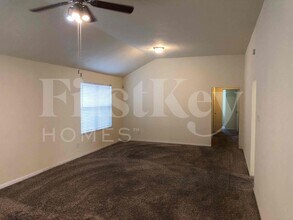 1123 Intrepid Oak Ln in Houston, TX - Building Photo - Building Photo