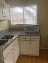 12 Whitecloud in Irvine, CA - Foto de edificio - Building Photo