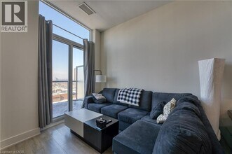 212 King William St in Hamilton, ON - Building Photo - Building Photo