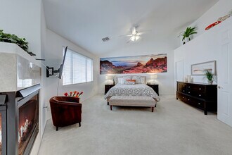 8917 Canyon Springs Dr in Las Vegas, NV - Foto de edificio - Building Photo