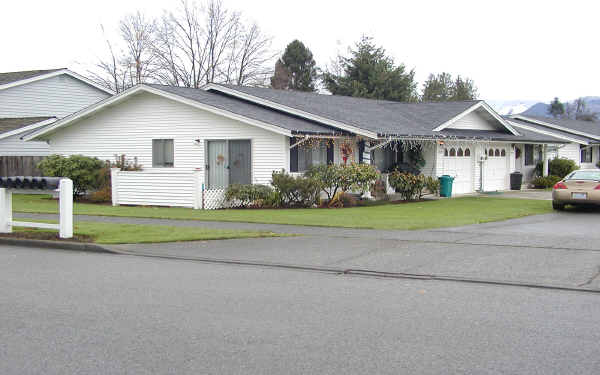 1525-1555 Florence St in Enumclaw, WA - Building Photo