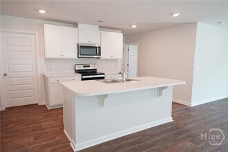 123 Painted Lady Lp in Savannah, GA - Building Photo - Building Photo