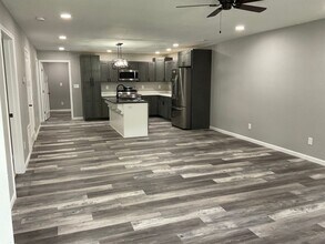 107 W Leighton St in Pittsburg, KS - Building Photo - Building Photo