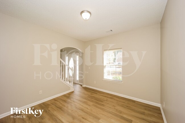 528 Gristmill Ln in Hampton, GA - Foto de edificio - Building Photo