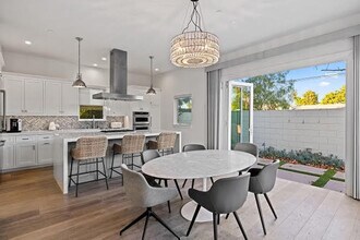 165 22nd St in Costa Mesa, CA - Foto de edificio - Building Photo