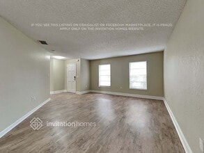 2046 Ryan Way in Winter Haven, FL - Foto de edificio - Building Photo