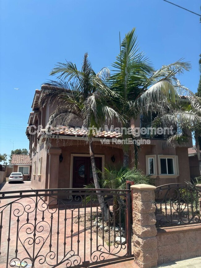 1445 S Sunol Dr in Los Angeles, CA - Building Photo - Building Photo